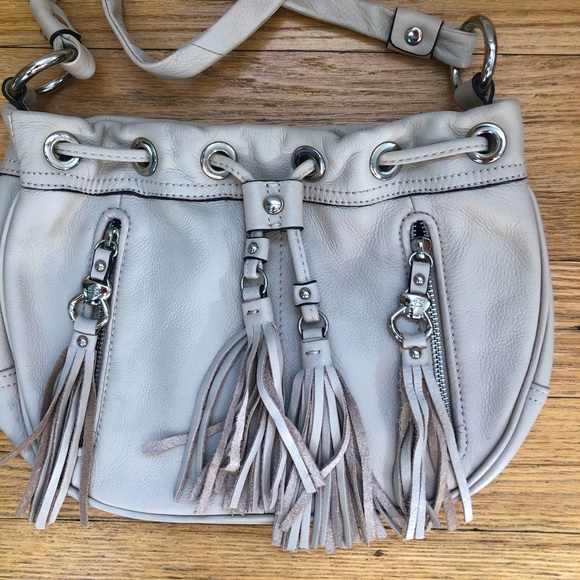B. Makowsky White Leather Dakota Fringe Crossbody - Picture 2 of 11
